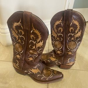 Boots cowboy embroidery Boot Barn store not leather